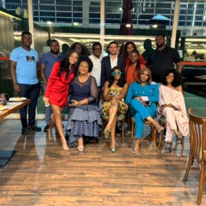 Türkiye’ye yatırım yapmak isteyen Nijeryalı müvekkillerle güzel bir akşam yemeğinde bir araya geldik. Türkiye’ye yatırım yapmak isteyen Nijeryalı müvekkillerle güzel bir akşam yemeğinde bir araya geldik.