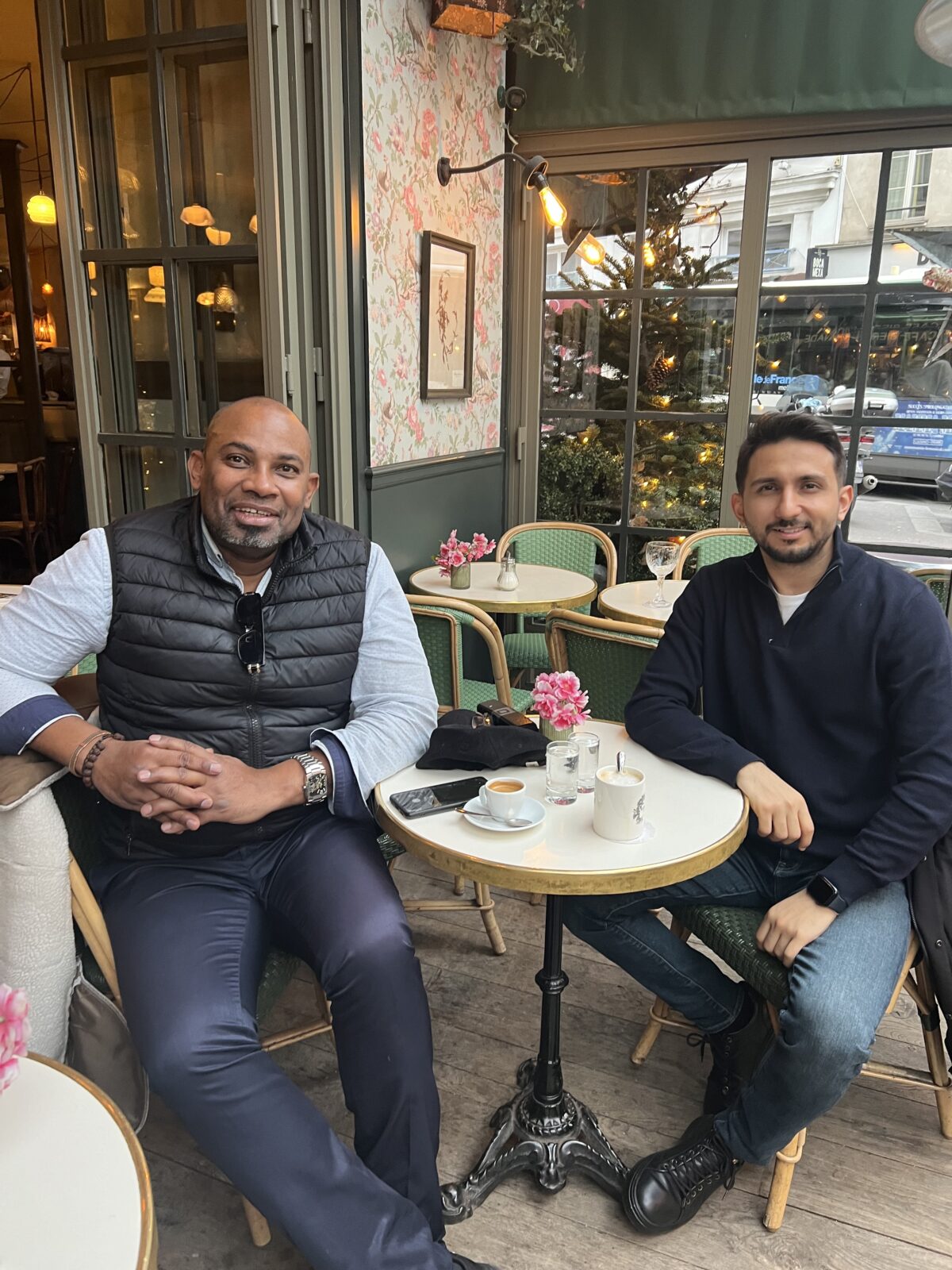 Türkiye’deki ticari faaliyetlerinin güvenli şekilde yürümesine yardımcı olduğumuz Afrika kökenli müvekkilimiz ile Paris-Bastille’de buluştuk. Türkiye’deki ticari faaliyetlerinin güvenli şekilde yürümesine yardımcı olduğumuz Afrika kökenli müvekkilimiz ile Paris-Bastille’de buluştuk.