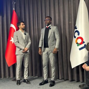 Toplantımıza katılan Gana büyükelçi yardımcımız Sn. Faisal Ahmed Mairiga üyelerimize Gana pazarı hakkında detaylı bilgiler verdi. Toplantımıza katılan Gana büyükelçi yardımcımız Sn. Faisal Ahmed Mairiga üyelerimize Gana pazarı hakkında detaylı bilgiler verdi.