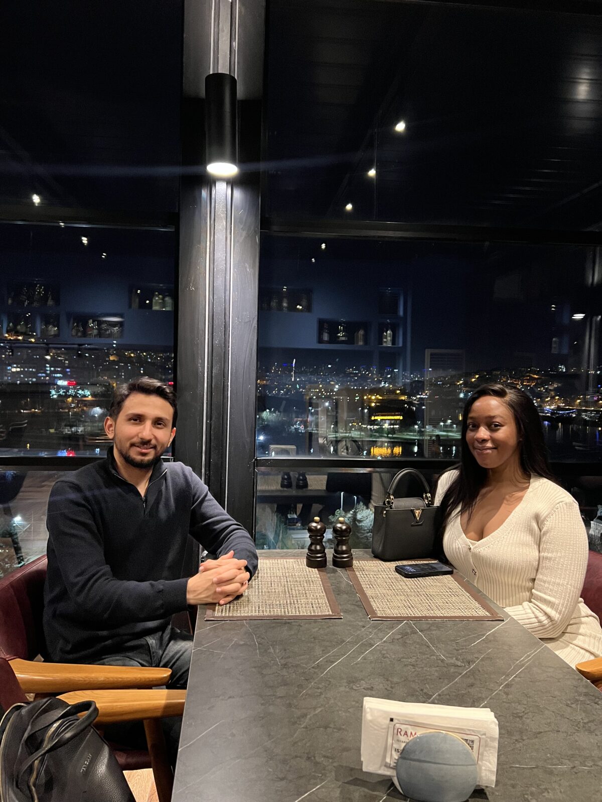 Kenya’dan gelen müvekkilimiz Angela Rackeal Amondi ile sağlık sektörü üzerine konuştuk. Kenya’dan gelen müvekkilimiz Angela Rackeal Amondi ile sağlık sektörü üzerine konuştuk.