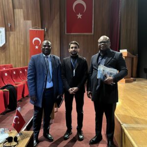 Angola Cumhuriyeti İstanbul Başkonsolosluğu Sayın Domingos Camilo ile Türkiye-Afrika arasında yapılan ticaretlerin hukuk güvenliğini sağlamak için bir aradayız. Angola Cumhuriyeti İstanbul Başkonsolosluğu Sayın Domingos Camilo ile Türkiye-Afrika arasında yapılan ticaretlerin hukuk güvenliğini sağlamak için bir aradayız.
