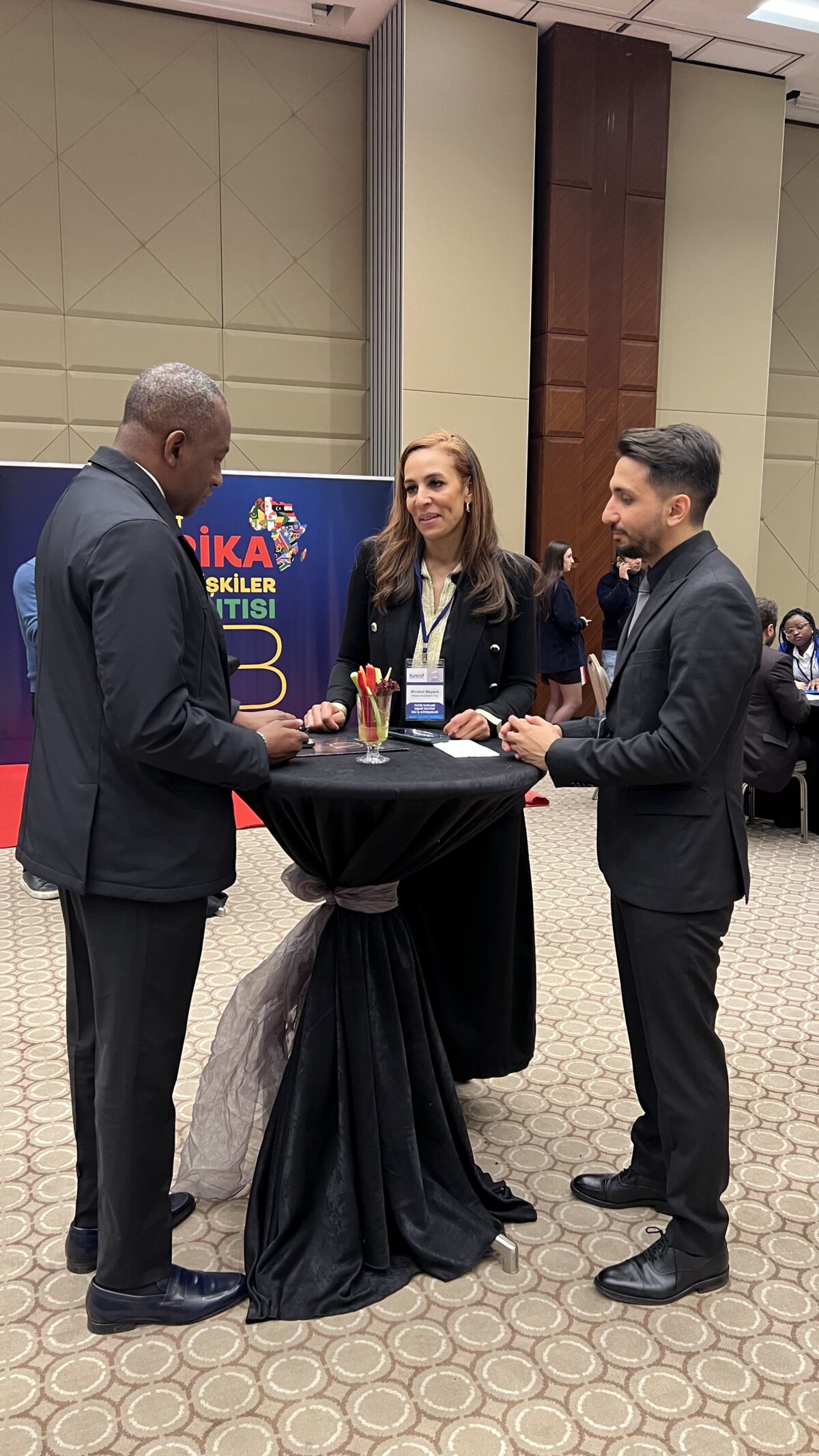 31.1 TURCAF (Türkiye – Afrika İhracatçılar Platformu) olarak Fildişi Sahili İnşaatçılar 🇨🇮 odası ile üyelerimizi güvenilir ticaret yapmaları ve uzun süreli işbirlikleri kurmaları için bir araya getirdik.