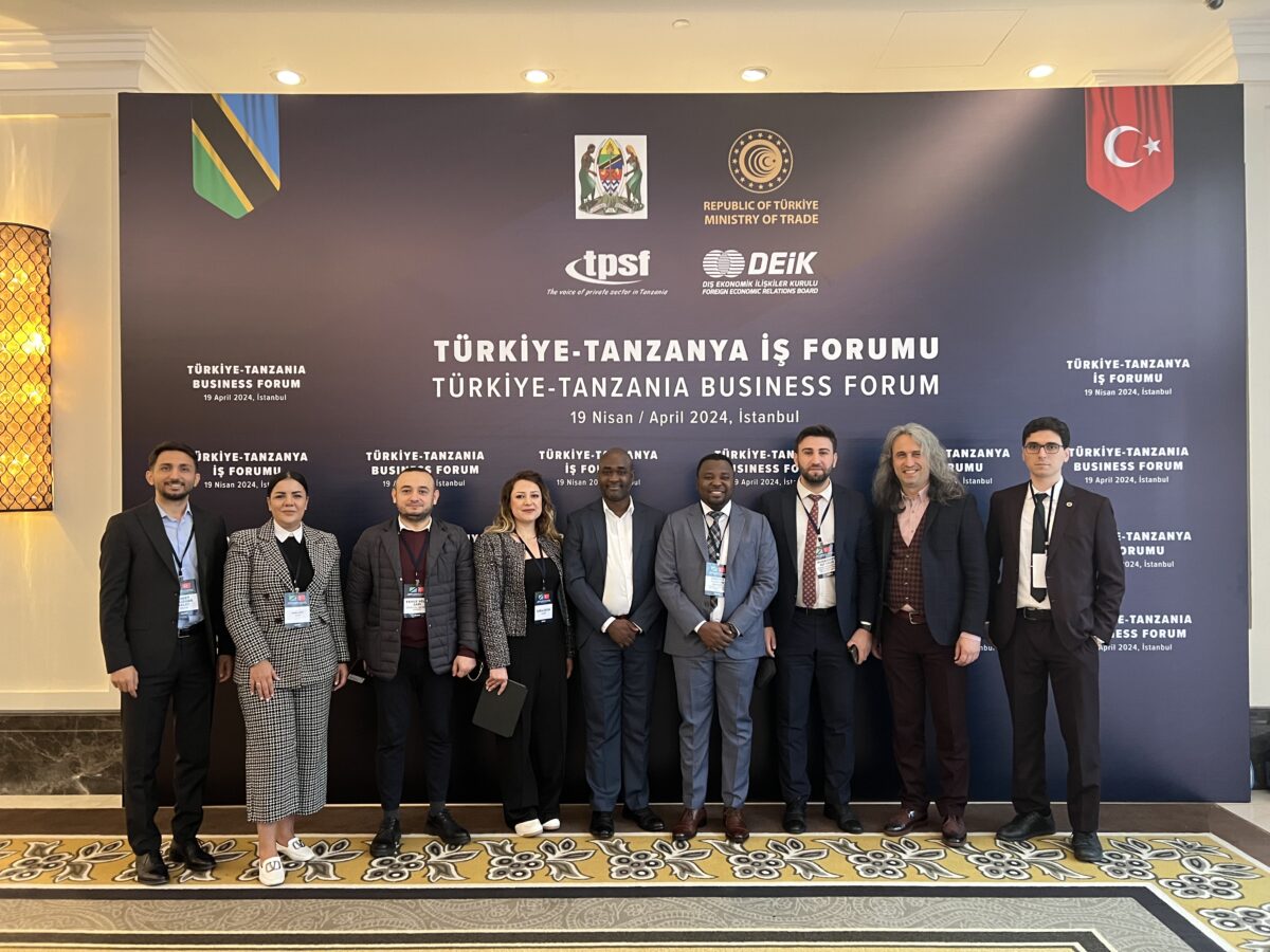 Türkiye-Tanzanya İş Forumu ile iki ülke arasındaki mevcut iş potansiyelinin değerlendirilmesine katkıda bulunmak amacıyla Tanzanya Cumhurbaşkanı ve beraberindeki iş heyetiyle birlikte ikili görüşmeler gerçekleştirdik.