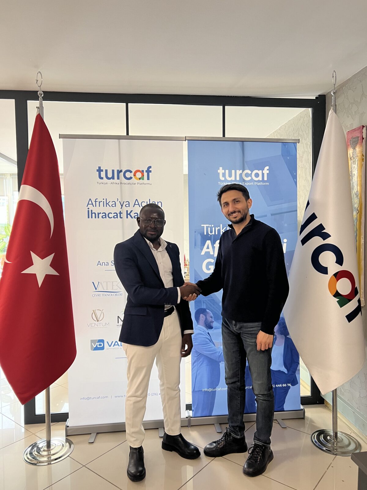 Uluslararası ticaretin karmaşıklığına yönelik hukuki çözümler üretmek her zaman işimizin temelini oluşturmalı. Uluslararası ticaretin karmaşıklığına yönelik hukuki çözümler üretmek her zaman işimizin temelini oluşturmalı.