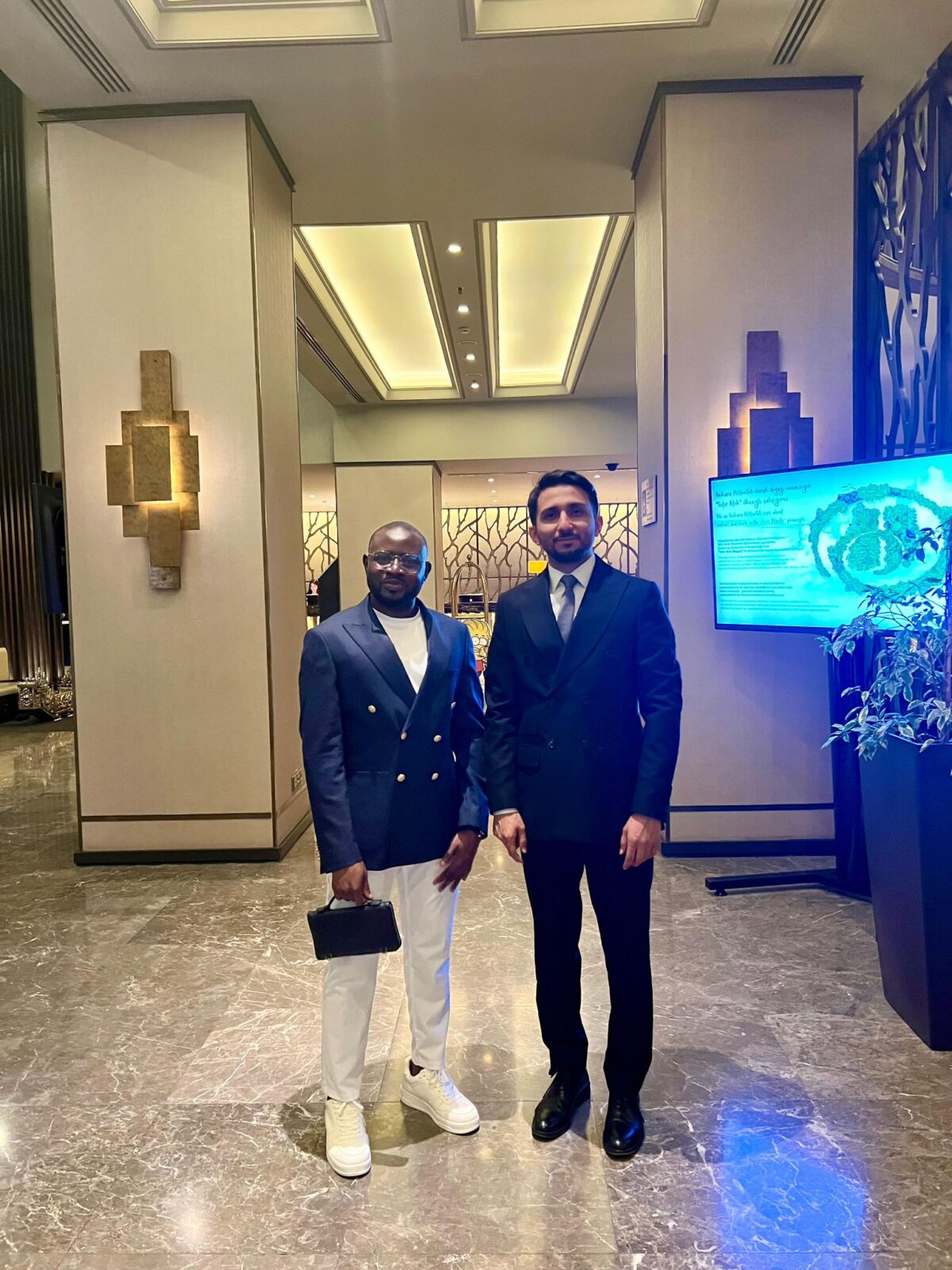 Benin’li Müvekkilimizle Türkiye ve Afrika İlişkileri Üzerine Görüşme Benin’li Müvekkilimizle Türkiye ve Afrika İlişkileri Üzerine Görüşme